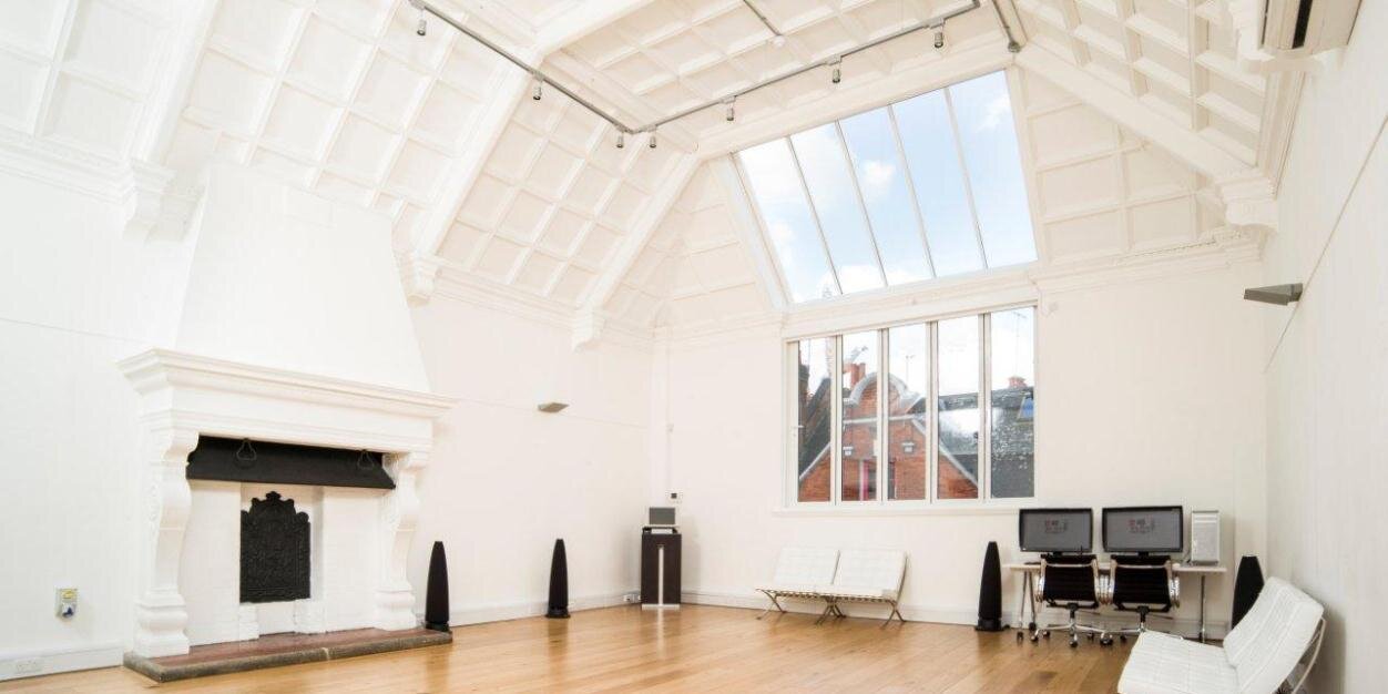 LeicaStudioSLdn's profile banner image