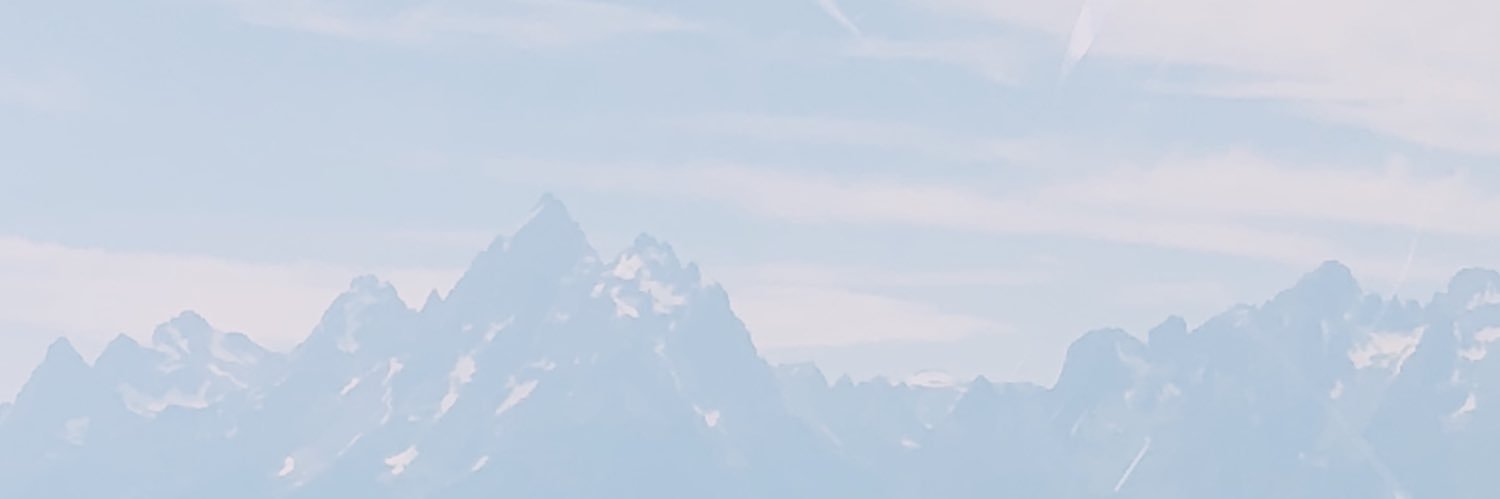 chloe_stratton's profile banner image