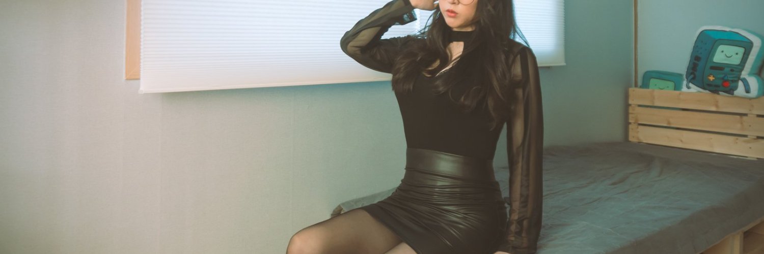 cderQ's profile banner image