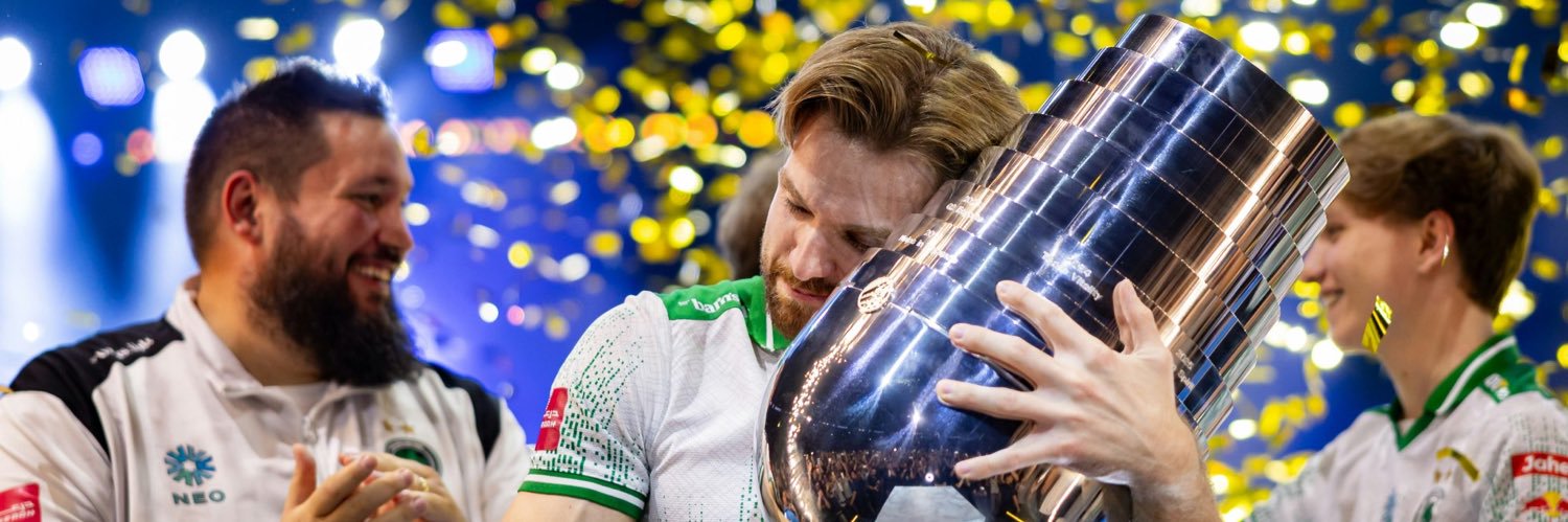 pratikcrx's profile banner image