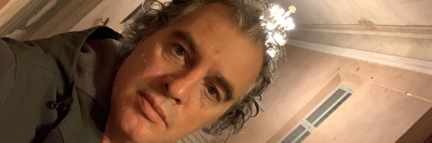 acaredizioni's profile banner image