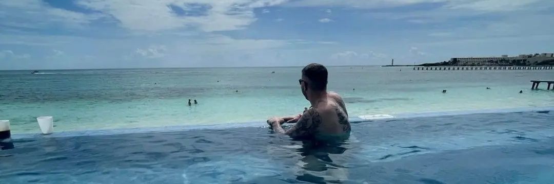 Daniel Wilson banner