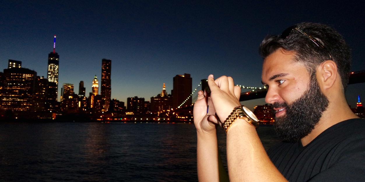 iizsam's profile banner image