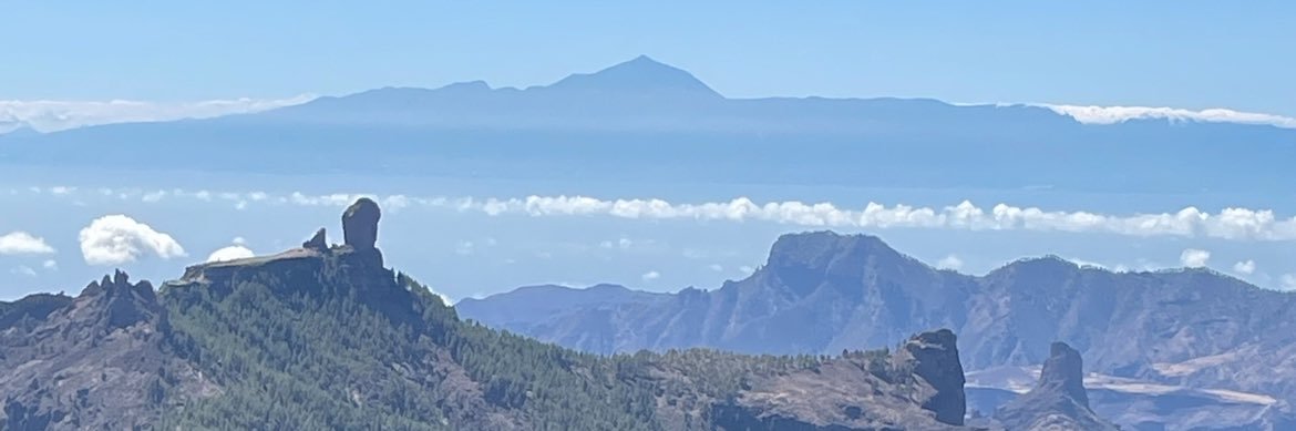 Mackivlog's profile banner image