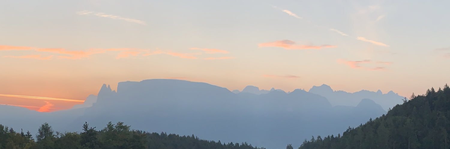 MapleLeaf_79's profile banner image