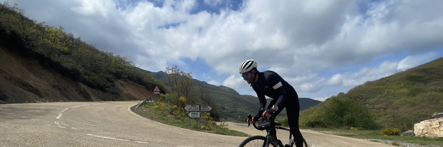 Héctor Paredes banner