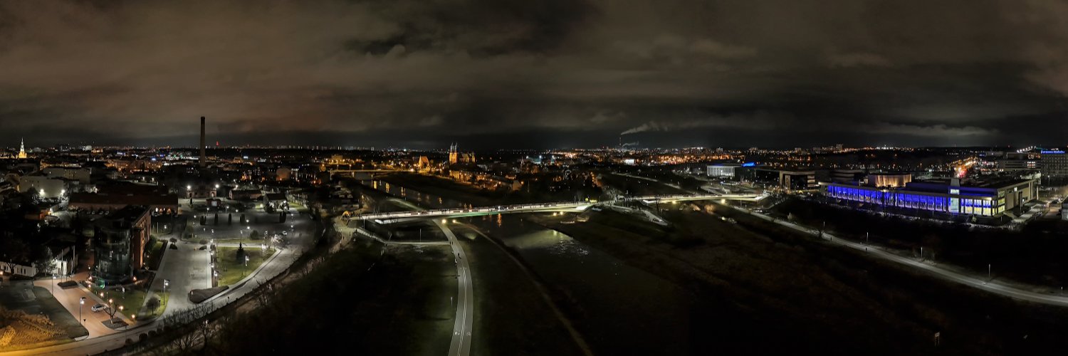 epoznan's profile banner image