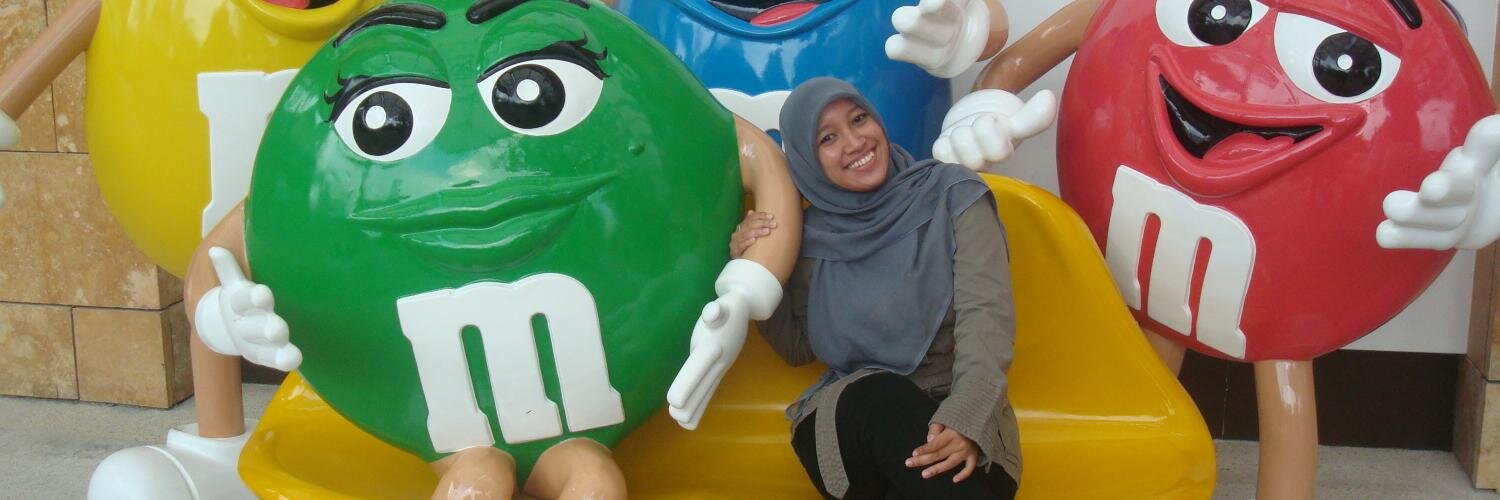 nik_dini's profile banner image