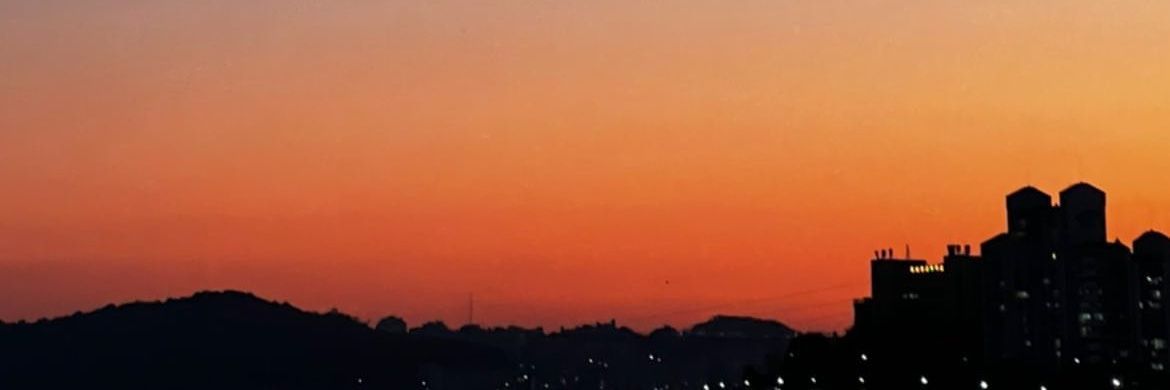 vinafirdaa's profile banner image