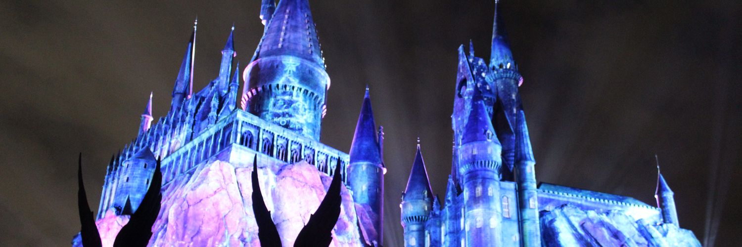 foreverbookish's profile banner image