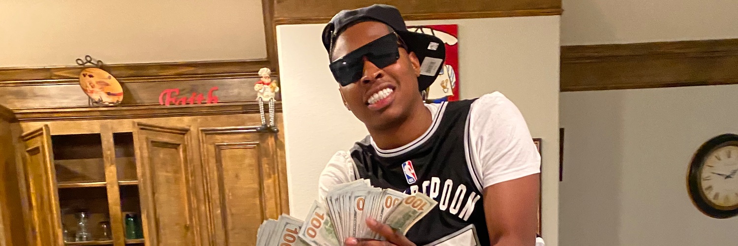 FamousBanks's profile banner image