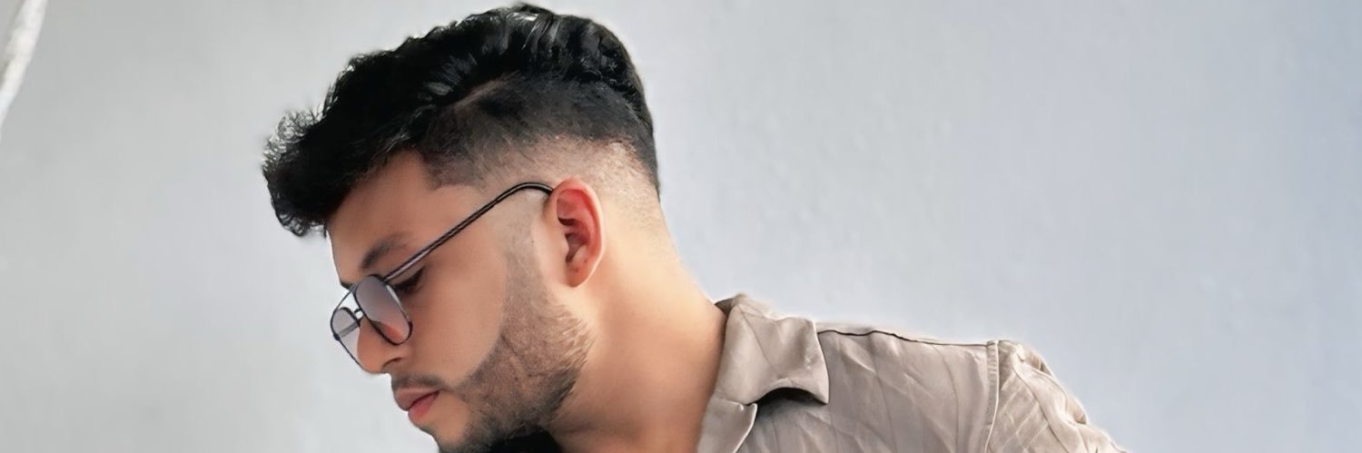 abustamantee25's profile banner image