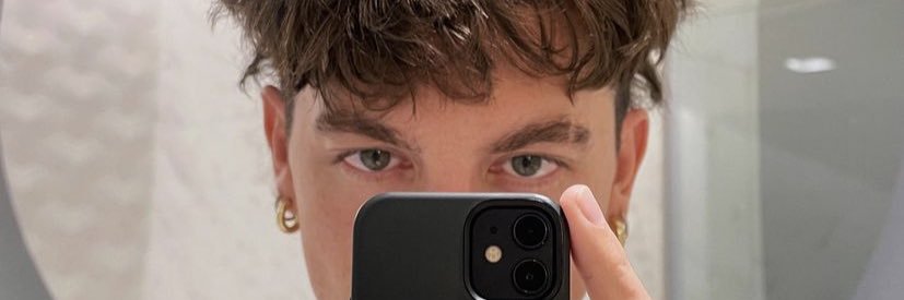 desyayus's profile banner image