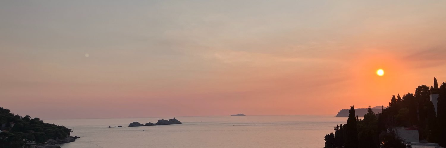 antoinettelb2's profile banner image