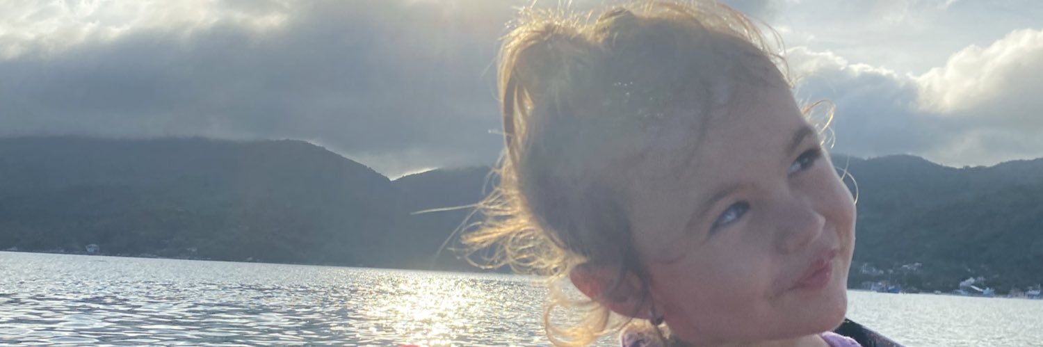 portoochayane's profile banner image