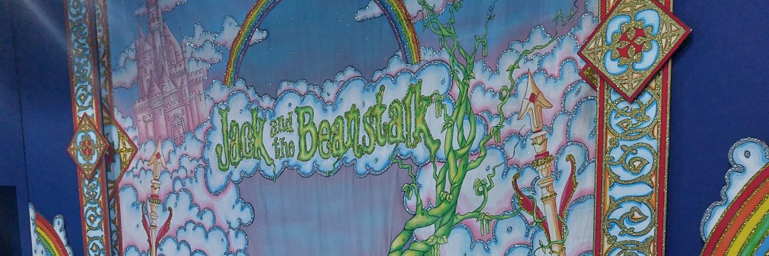VickyL878's profile banner image