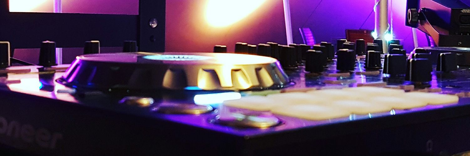 latincon's profile banner image