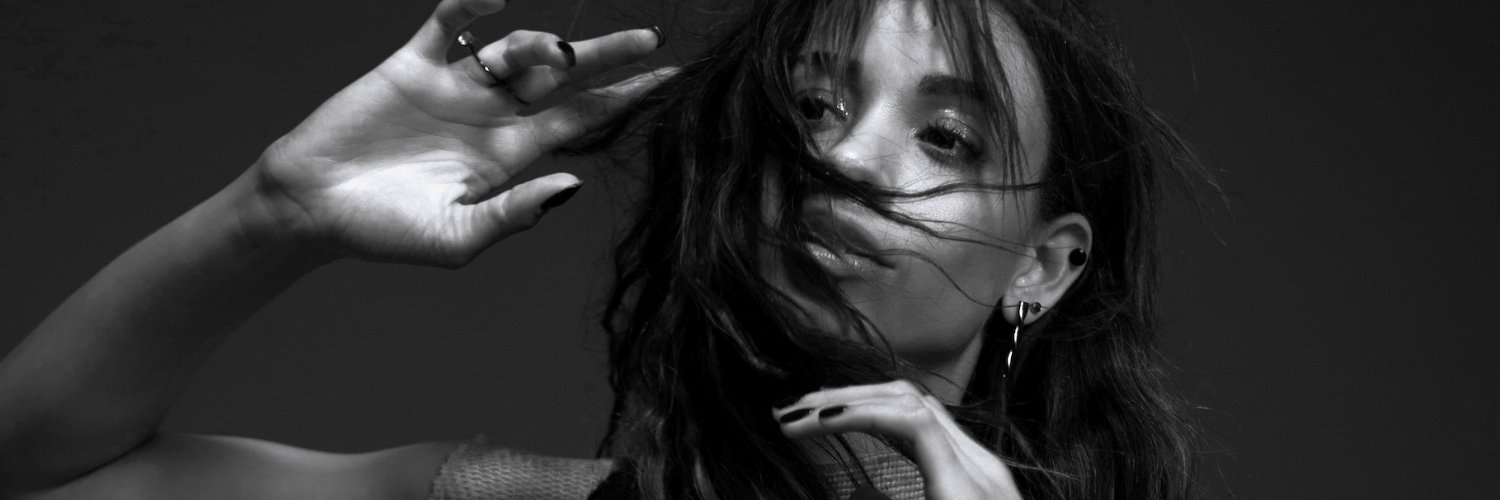 Simonne Jones banner