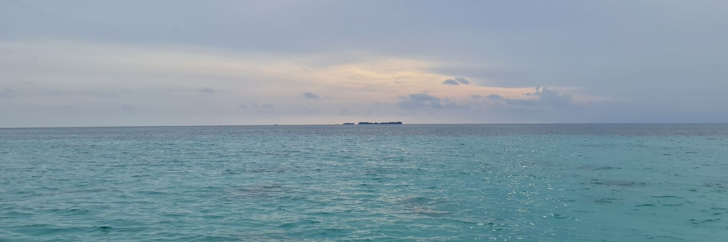 putriapr9517's profile banner image
