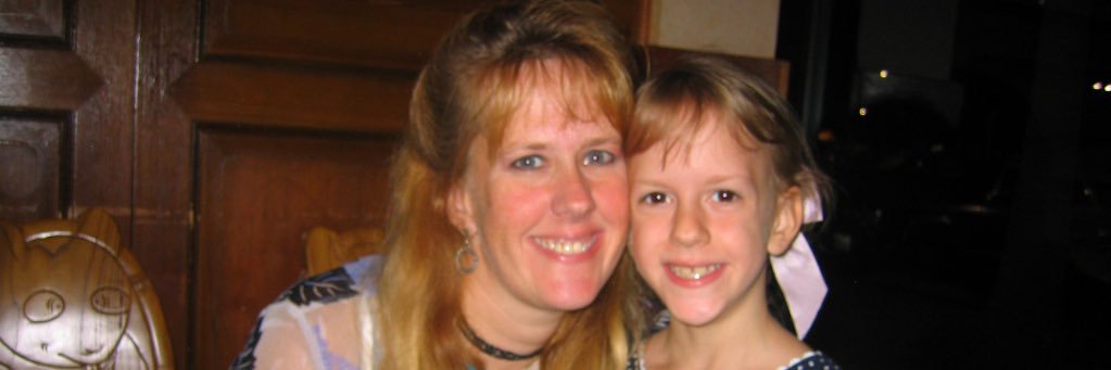Christina(GoFundMe 4 Mom 🙏🏻 ) banner