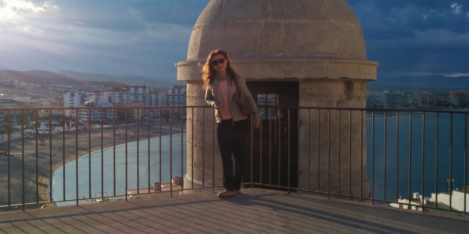 Cassandra Favieres banner