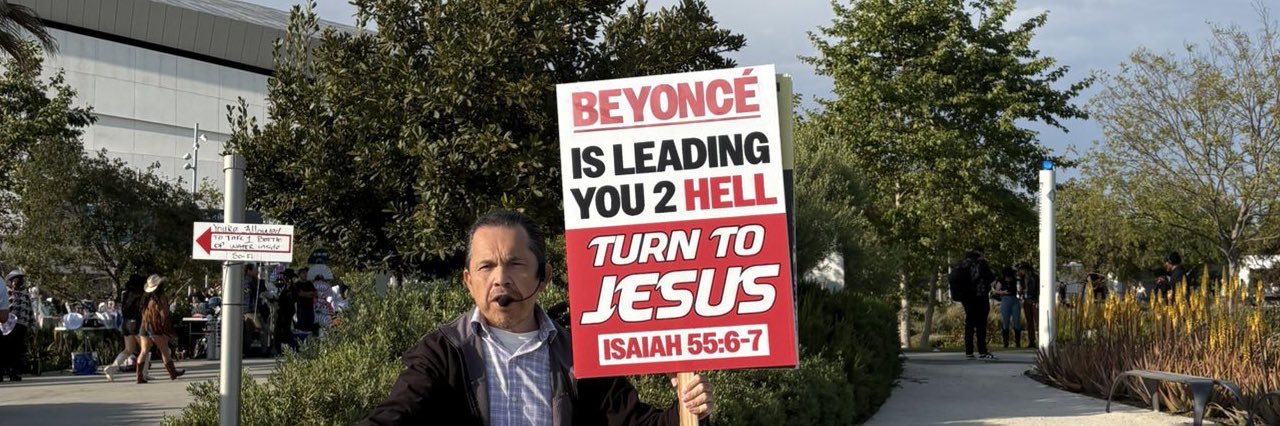 duchess carolyn🪬 banner