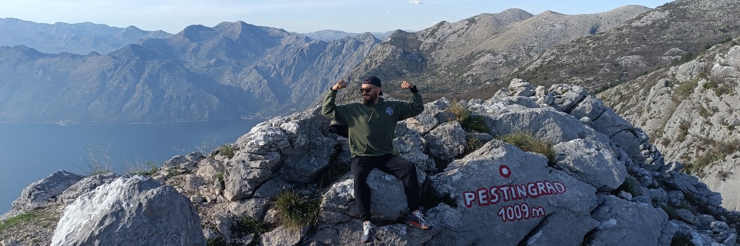 niklosus's profile banner image