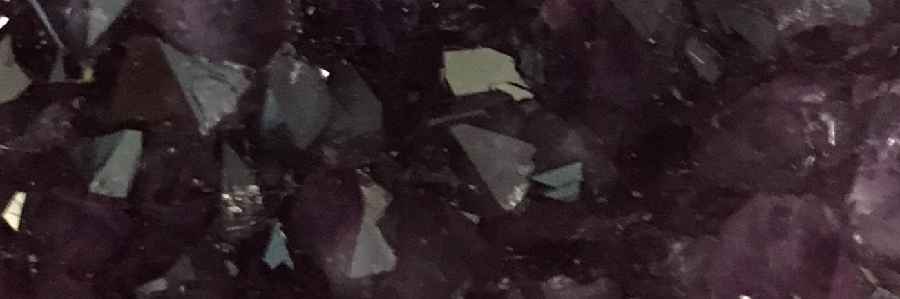 iiiQueenearth's profile banner image