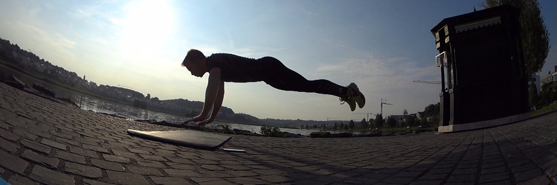 laufsteiger's profile banner image