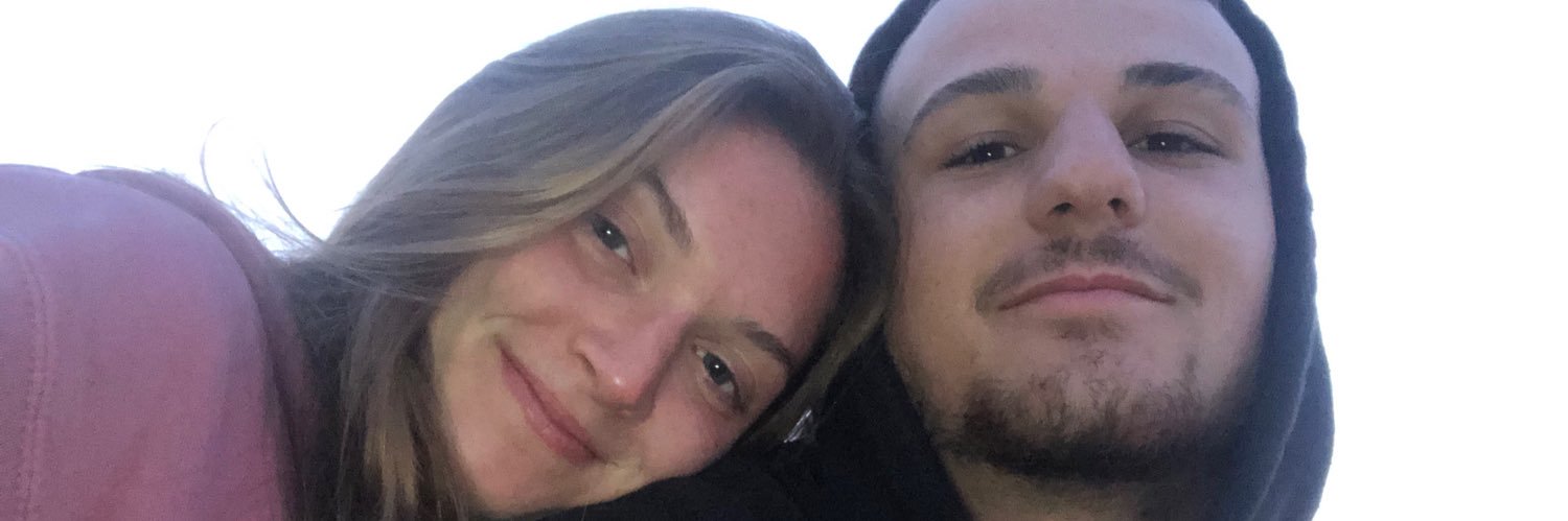 lindseybates_'s profile banner image