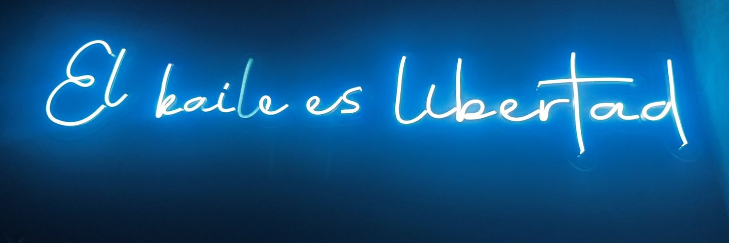 esderis's profile banner image