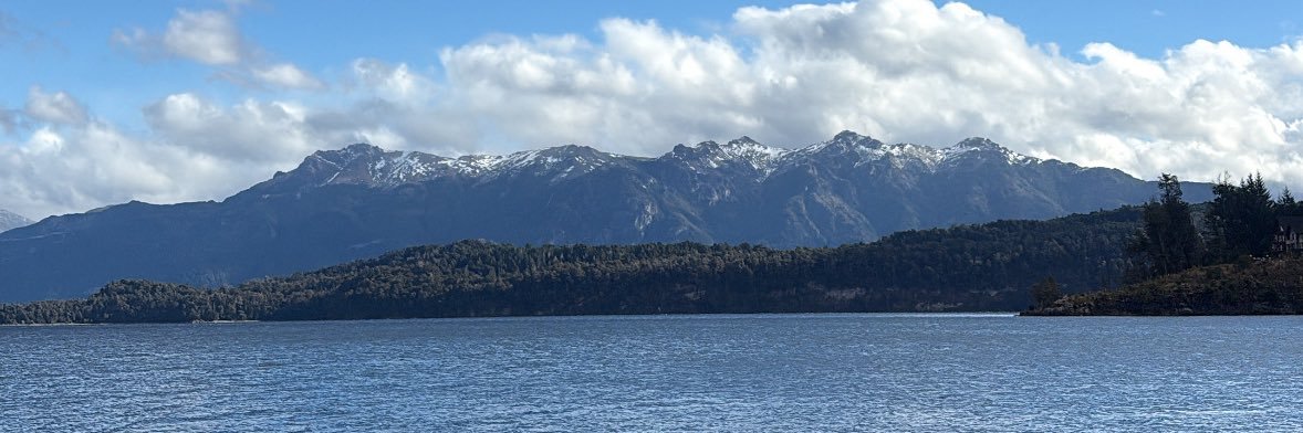 ivonnnv's profile banner image