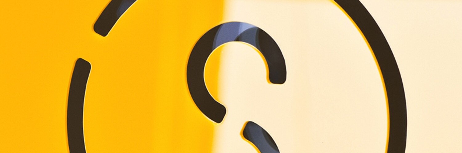 screaming colour banner