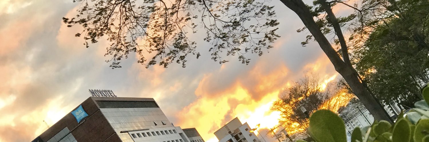larabeccare's profile banner image