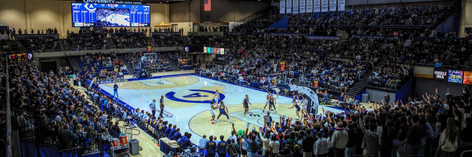 UC Davis Men’s Basketball banner