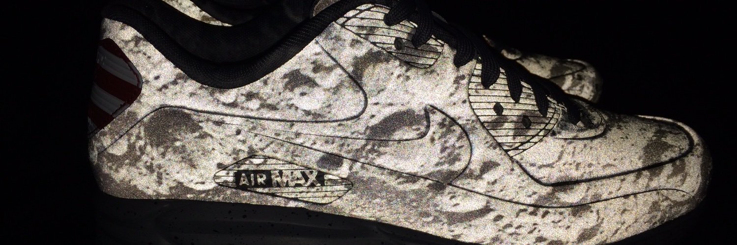 Premium Sneaks banner