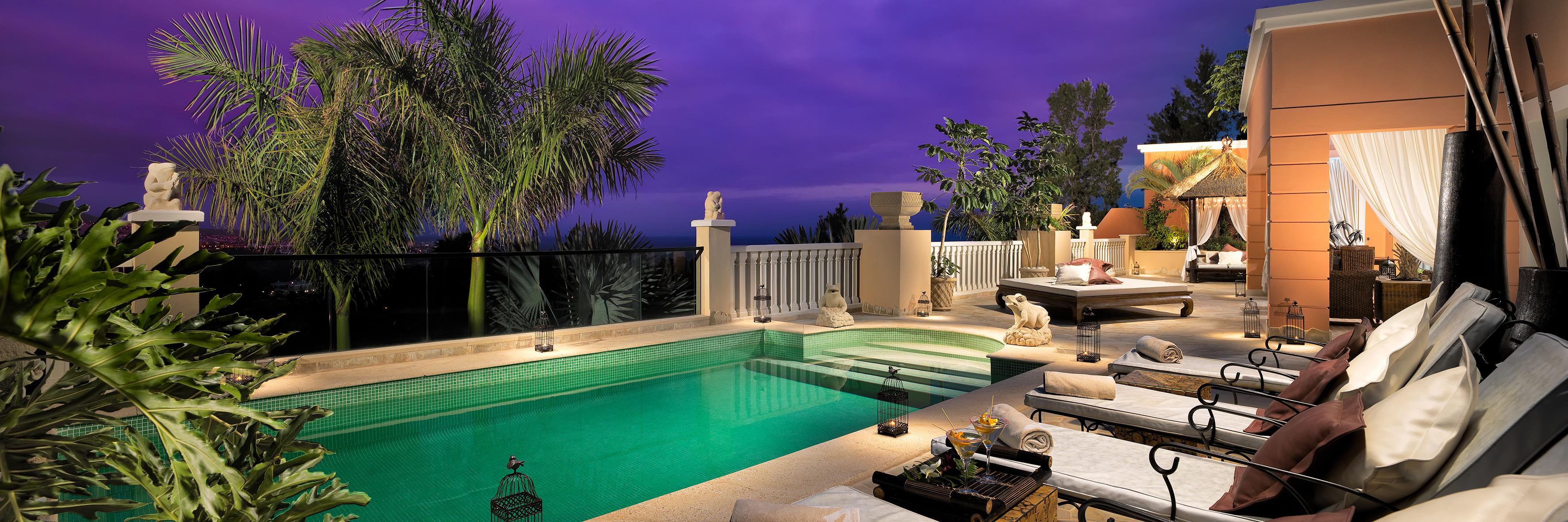 royalGvillas's profile banner image