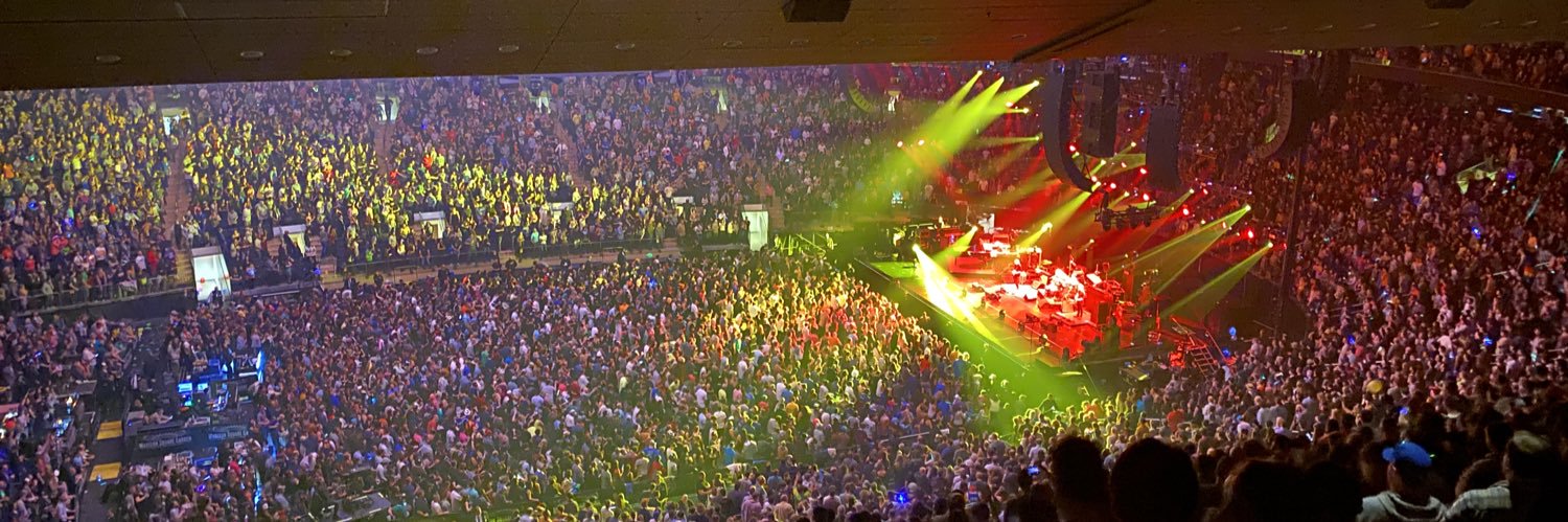 andyviana's profile banner image