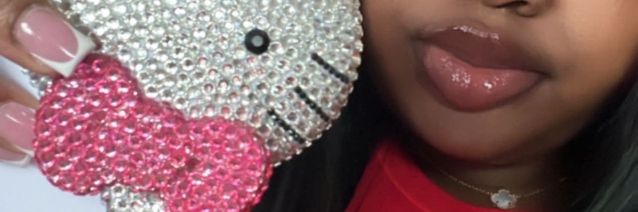 queentovi's profile banner image