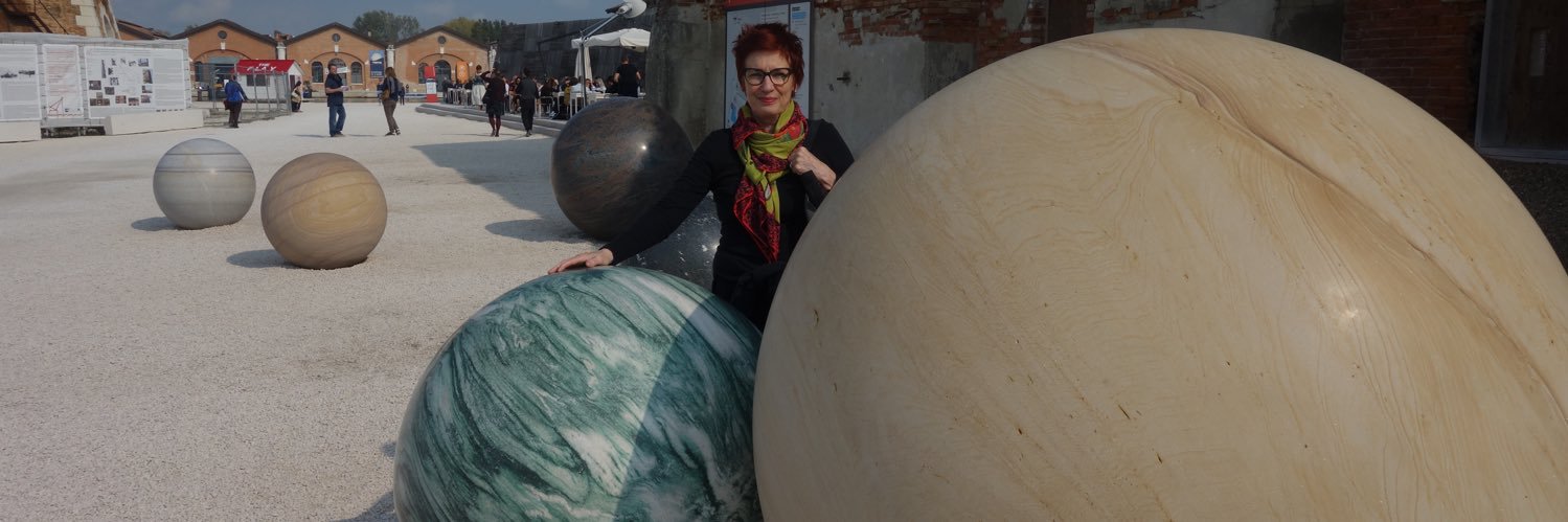 Liz Fox 🇺🇦🕊 banner