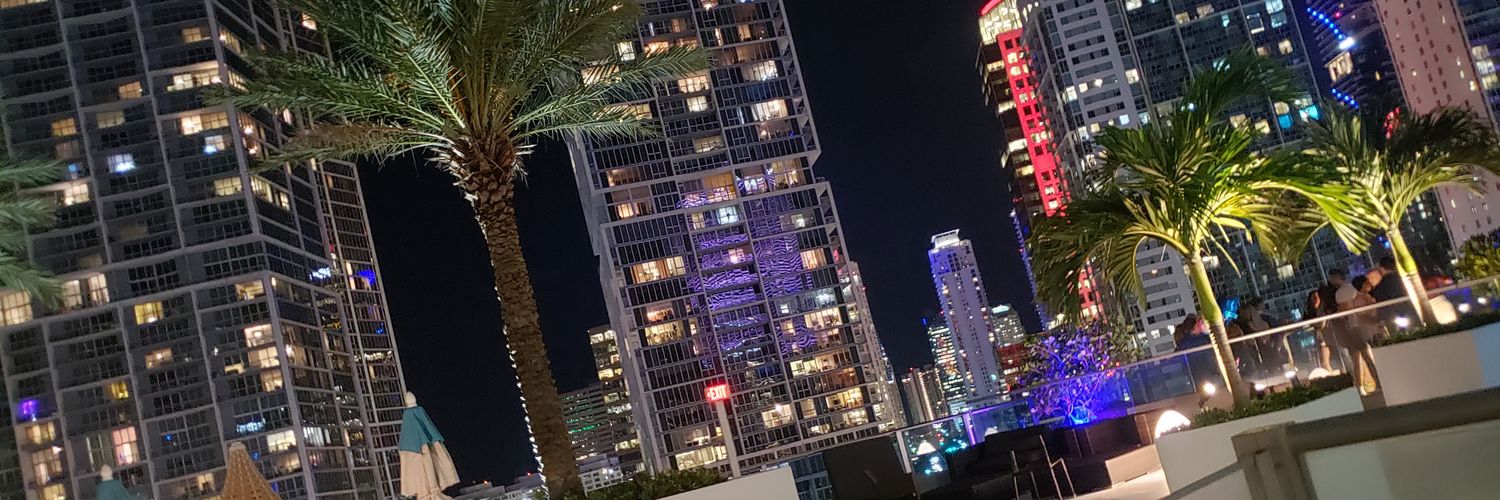 reneeveronica's profile banner image