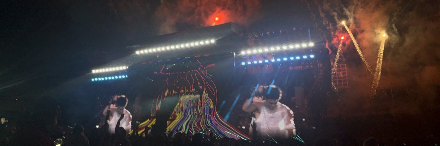 alex misses skz banner