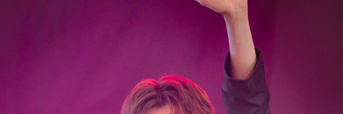 please1002's profile banner image