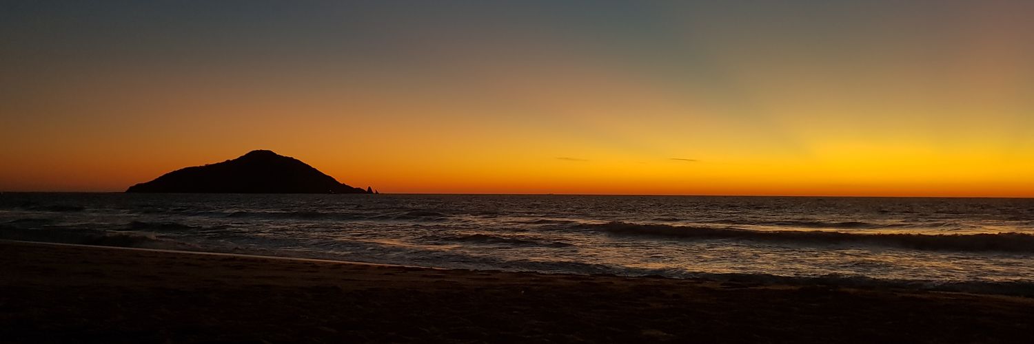 LizGGZ's profile banner image