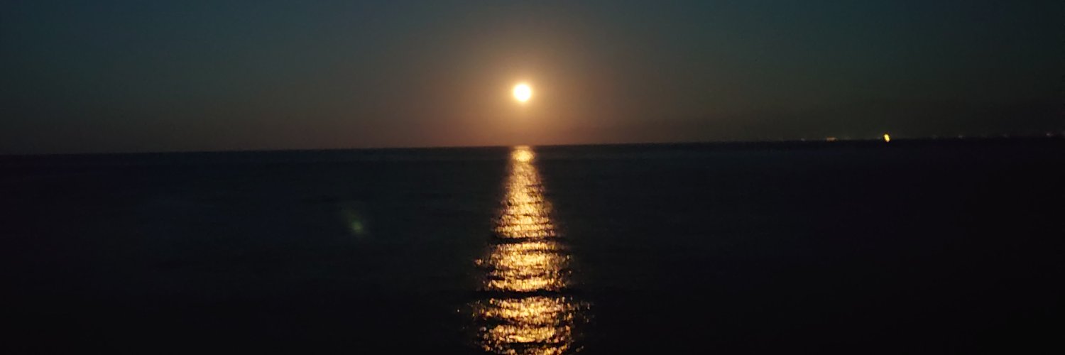 issiyseven's profile banner image