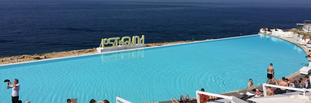 T banner