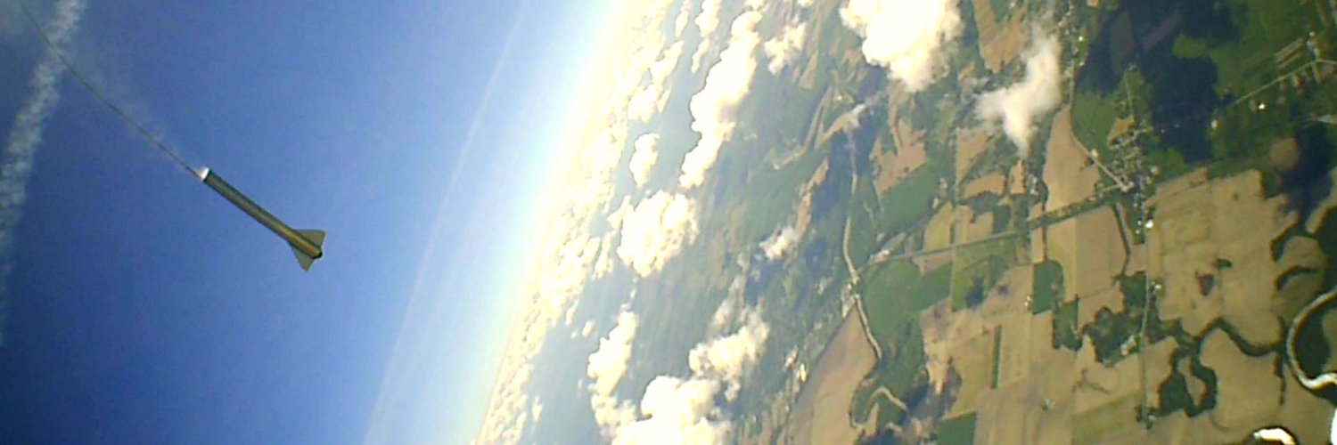eeeebeeee's profile banner image