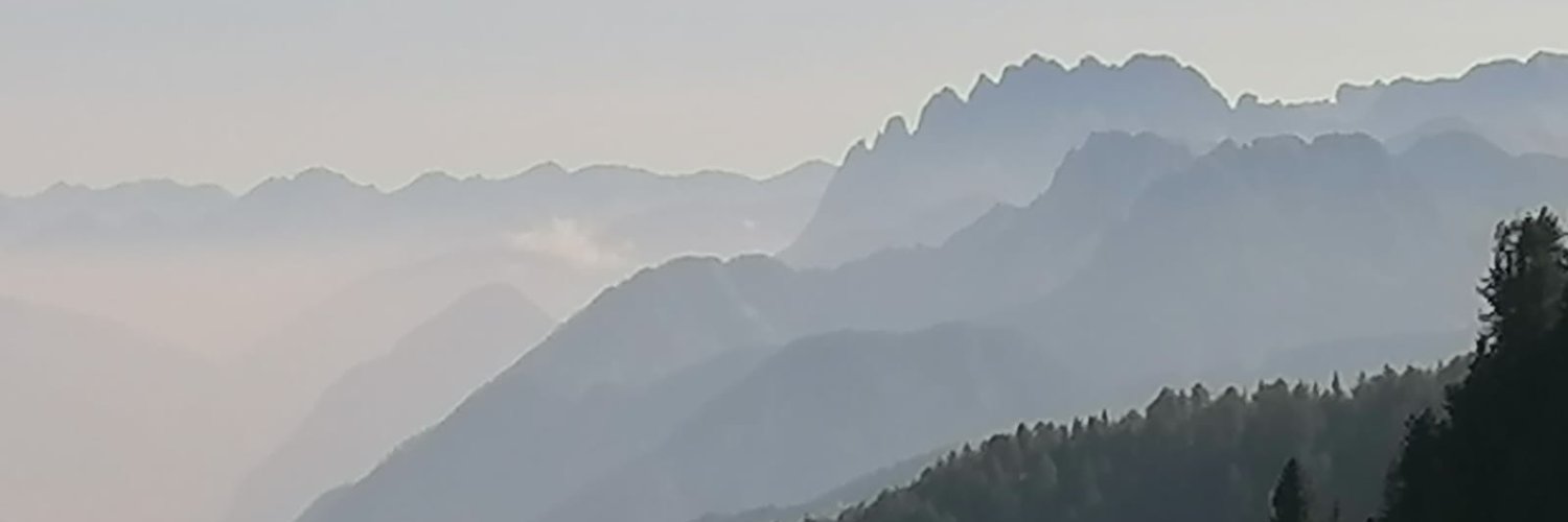 LE_2003's profile banner image