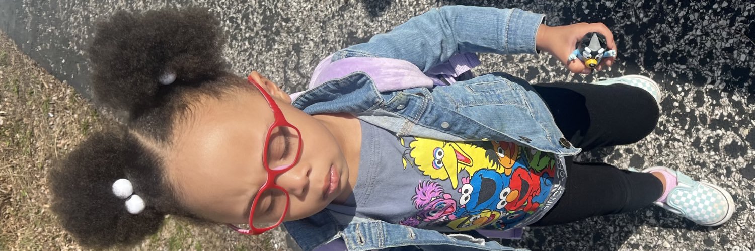 daniellejanaeee's profile banner image
