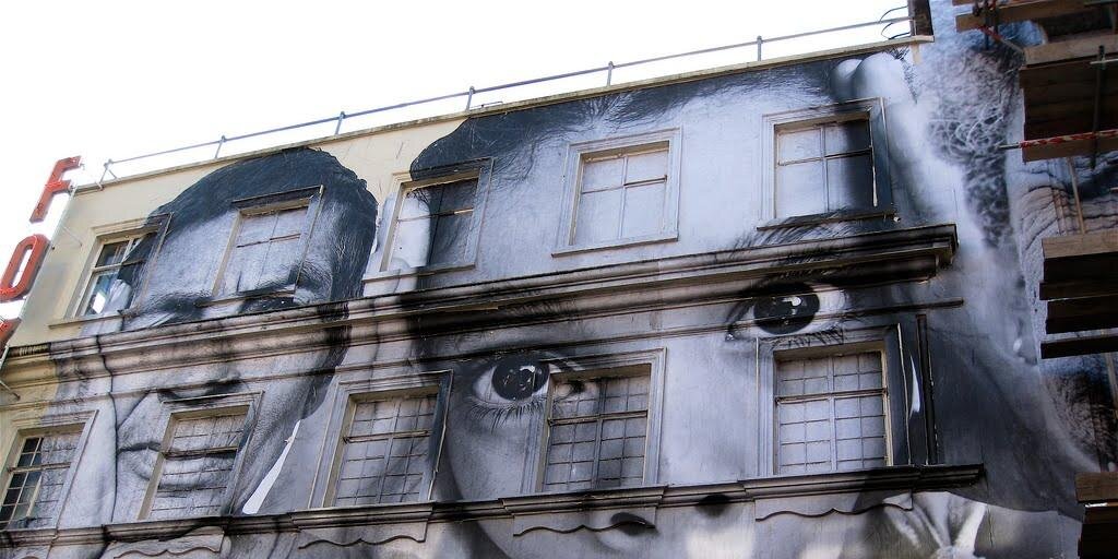 Le Desobedient banner